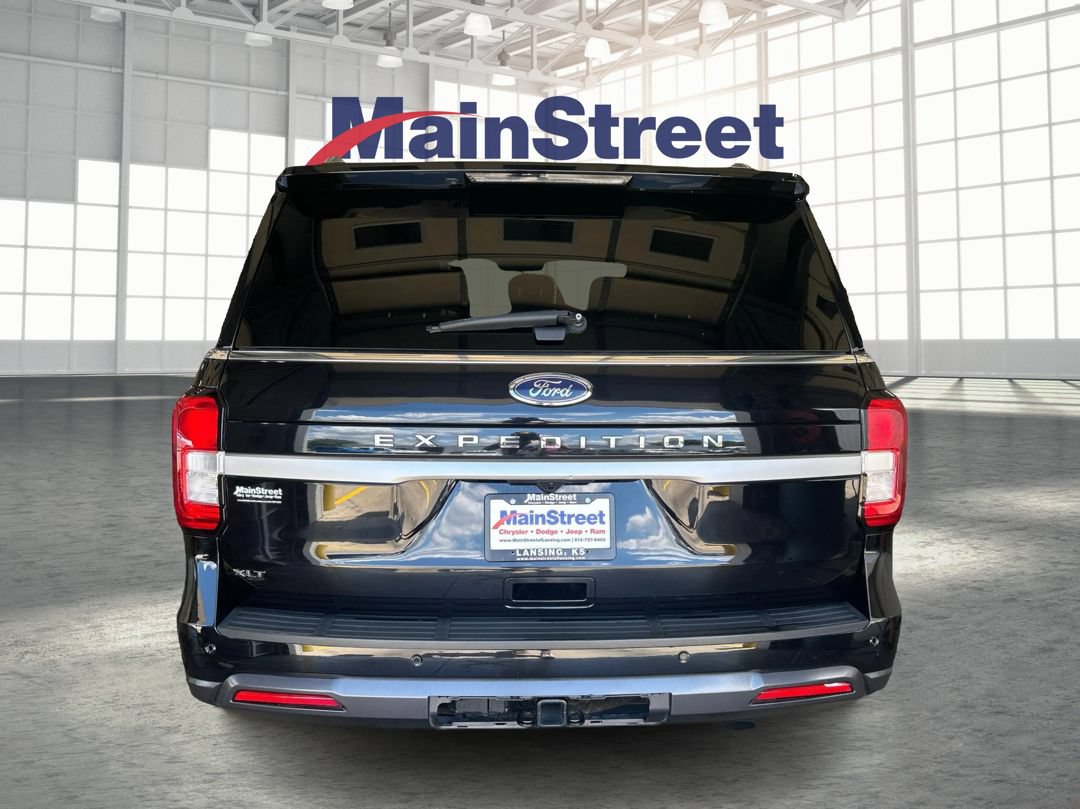 Used 2024 Ford Expedition XLT AWD/4WD image 4