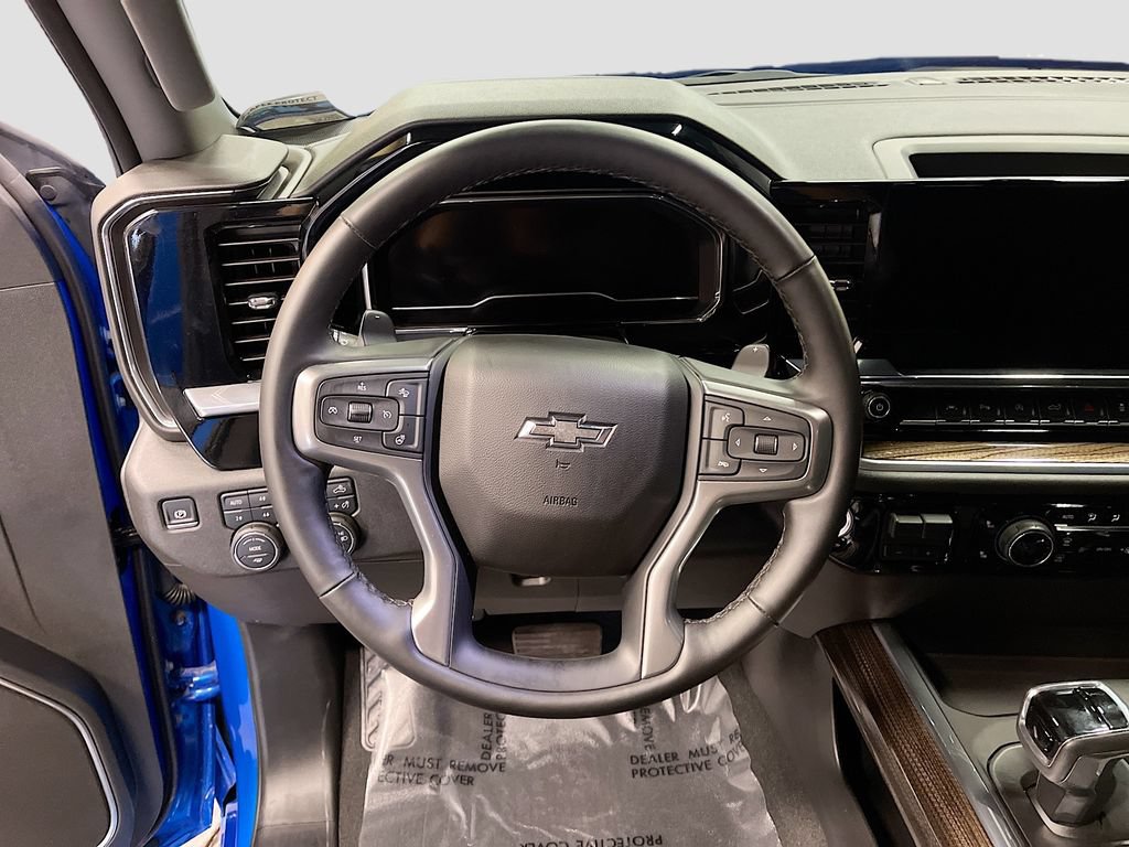 Used 2025 Chevrolet Silverado 1500 RST AWD/4WD image 11