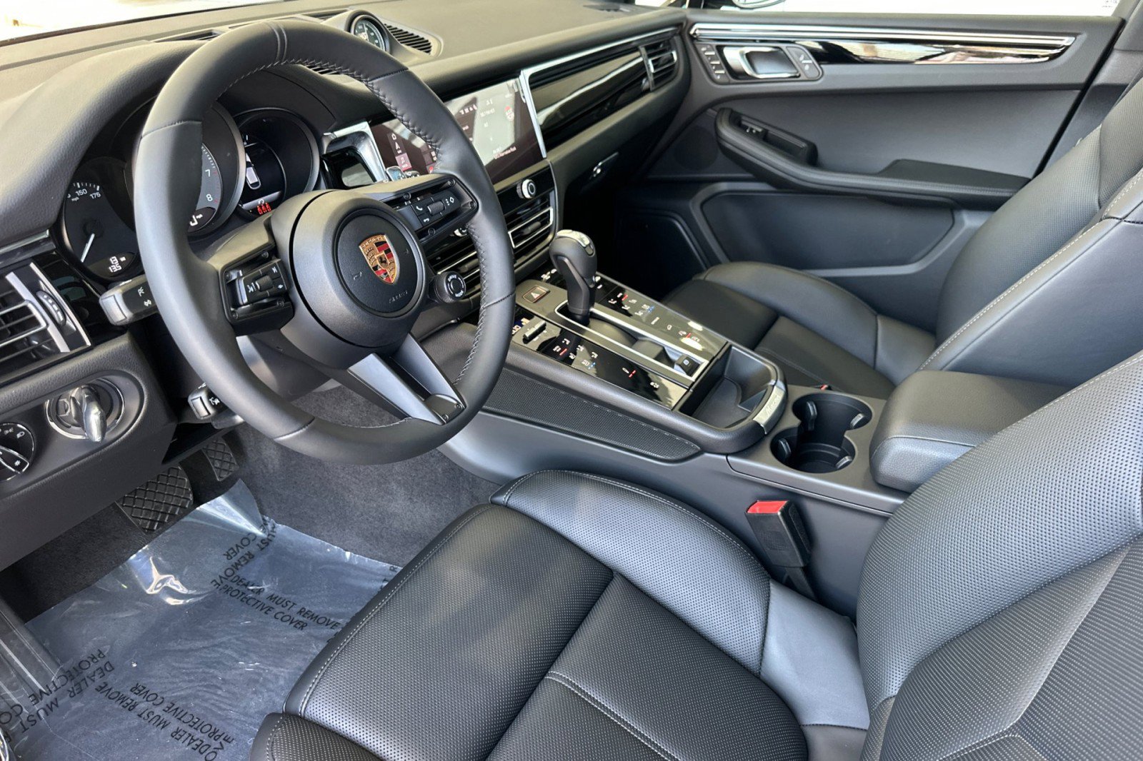 New 2026 Porsche Macan S AWD/4WD image 4