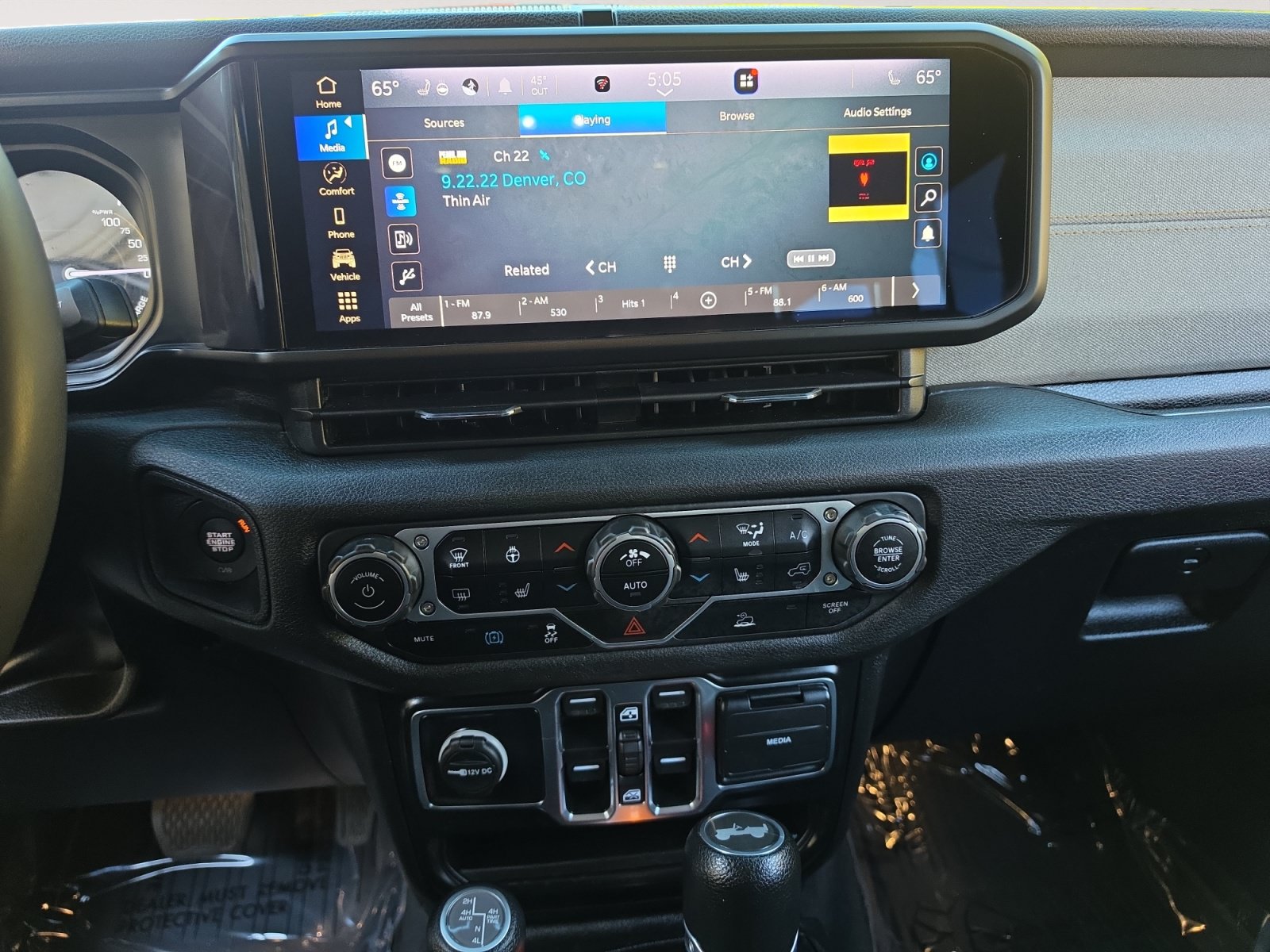 Used 2024 Jeep Wrangler Unlimited w/ Convenience Group AWD/4WD image 11
