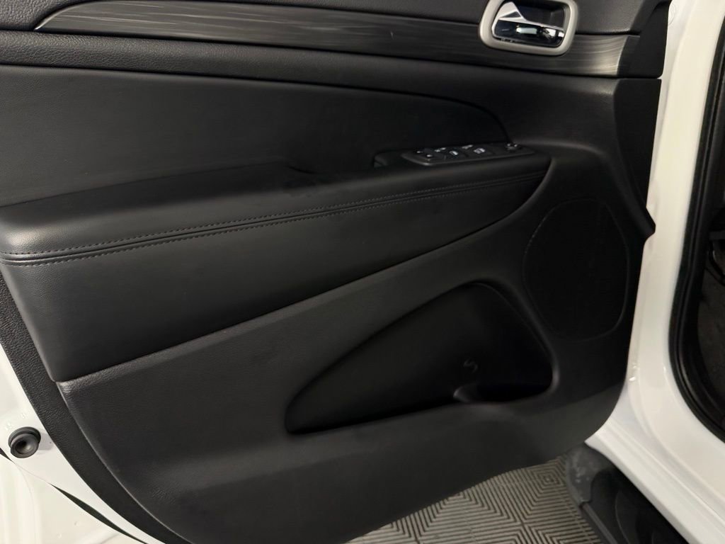 Used 2022 Jeep Grand Cherokee Laredo X image 27