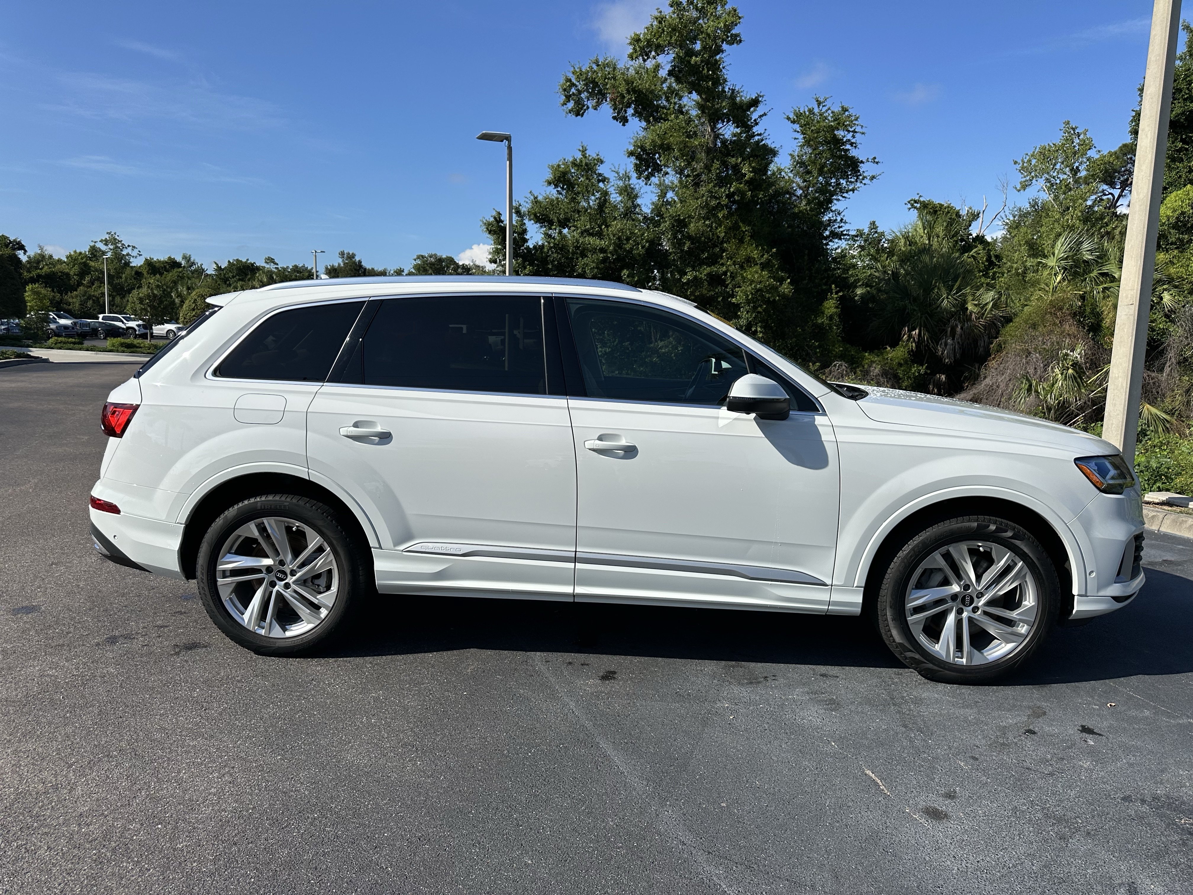 Used 2021 Audi Q7 2.0T Premium Plus w/ Executive Package AWD/4WD image 3