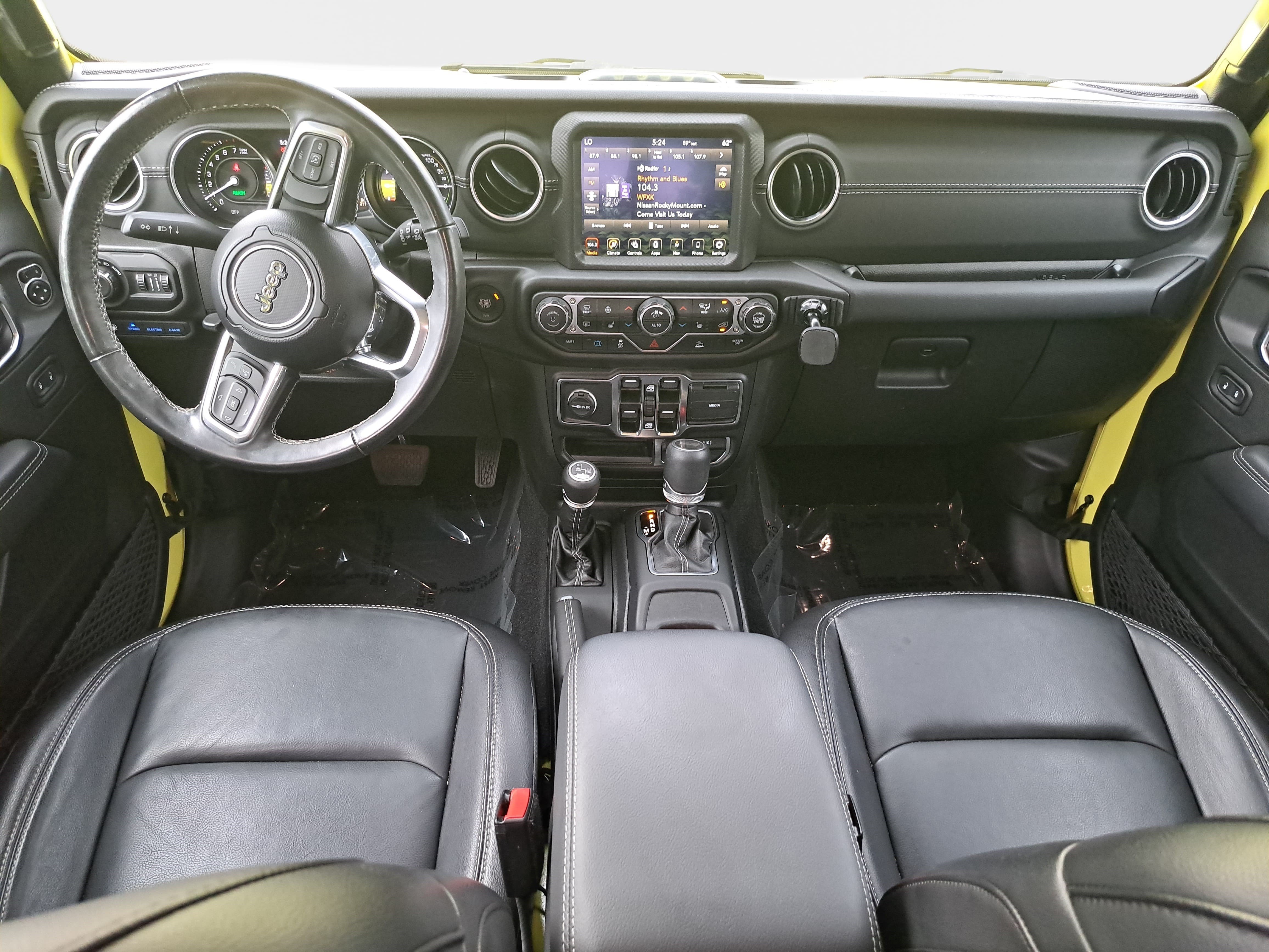 Used 2022 Jeep Wrangler Unlimited Sahara w/ Cold Weather Group AWD/4WD image 9