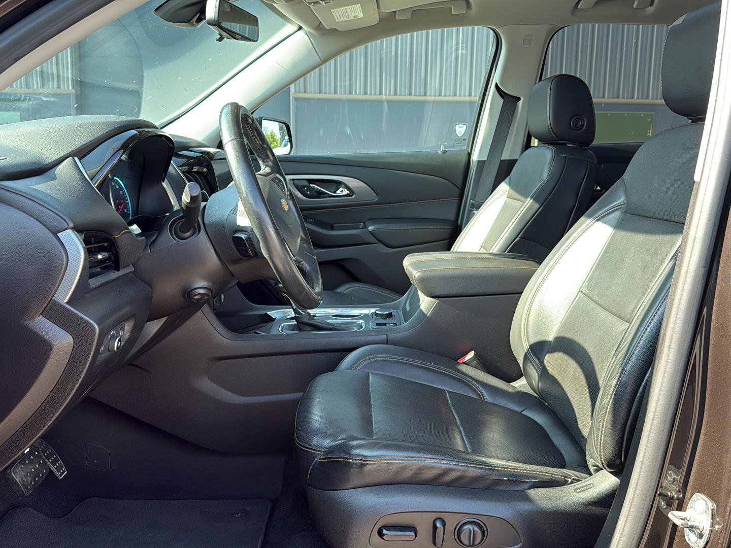 Used 2018 Chevrolet Traverse Premier w/ Driver Confidence II Package FWD image 9