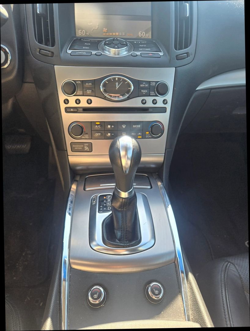 Used 2010 INFINITI G37 Journey w/ Premium Pkg image 23