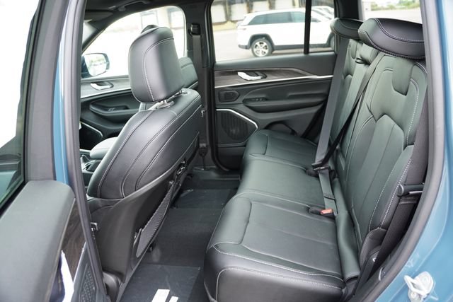 New 2026 Jeep Grand Cherokee Limited AWD/4WD image 11