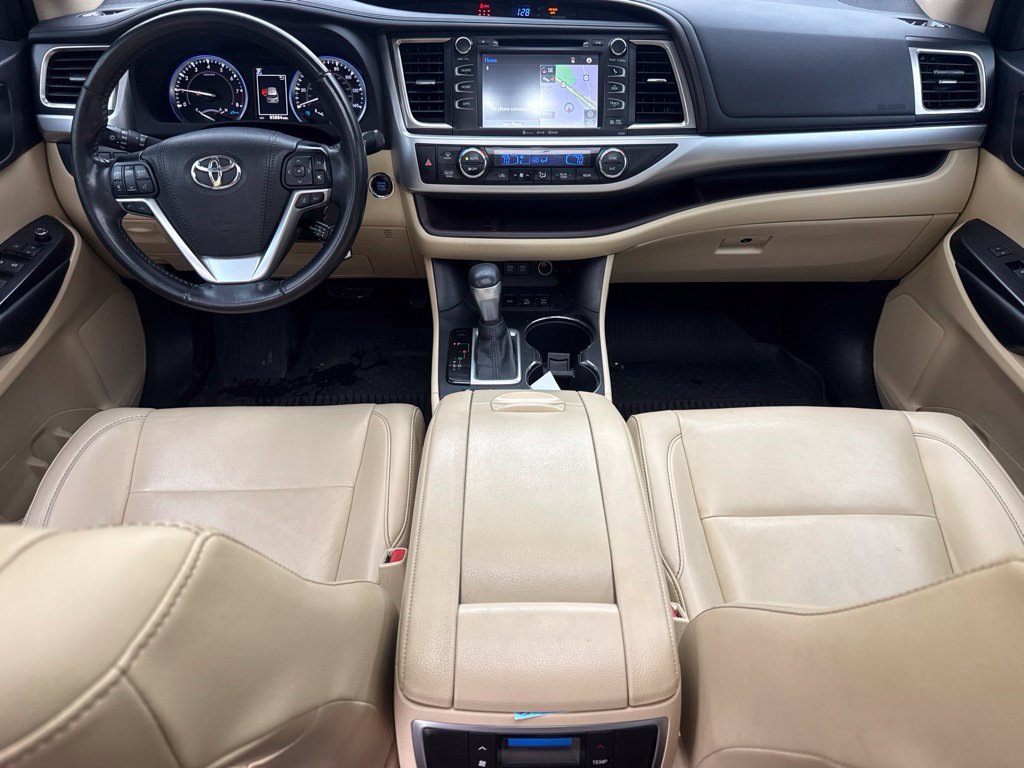 Used 2019 Toyota Highlander XLE AWD/4WD image 18
