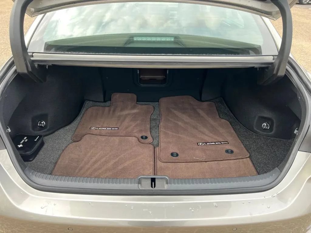 Used 2019 Lexus ES 350 w/ Premium Package FWD image 22