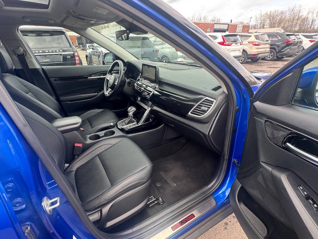 Used 2023 Kia Seltos EX AWD/4WD image 17