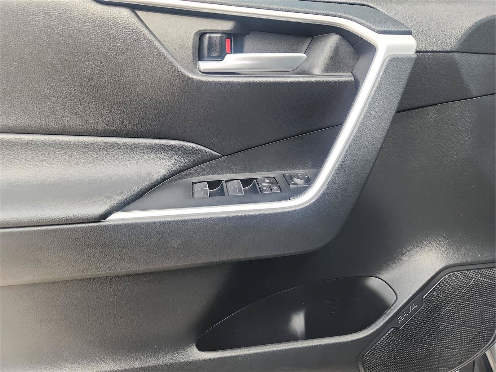 Used 2023 Toyota RAV4 XLE w/ Convenience Package FWD image 22