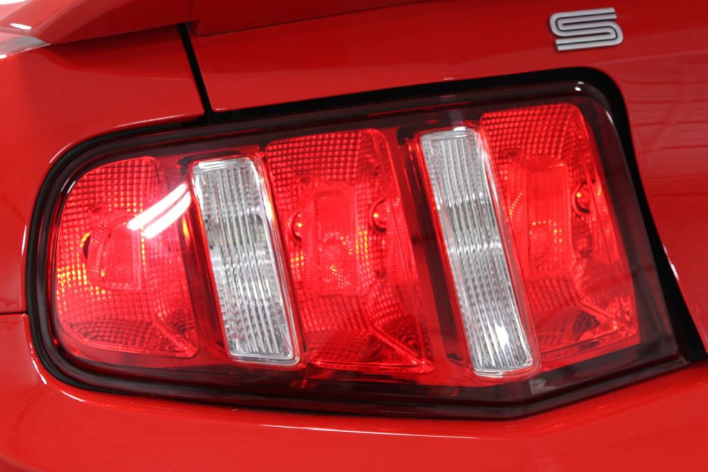 Used 2011 Ford Mustang Shelby GT500 w/ SVT Performance Pkg RWD image 17