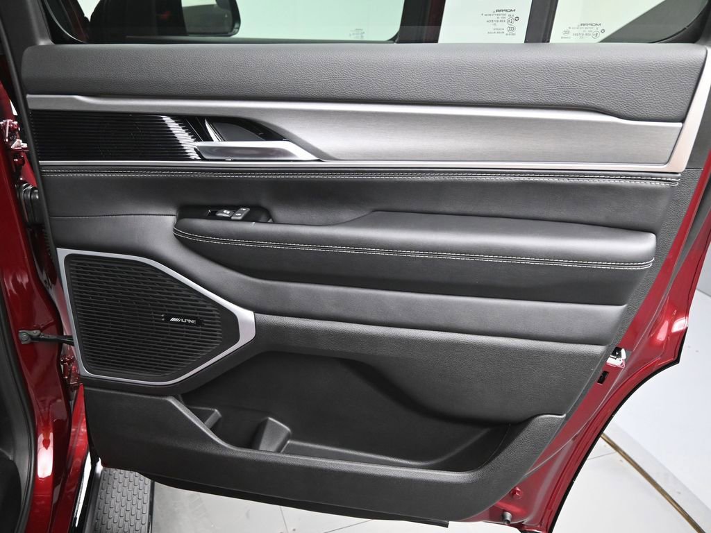 New 2026 Jeep Grand Wagoneer image 17