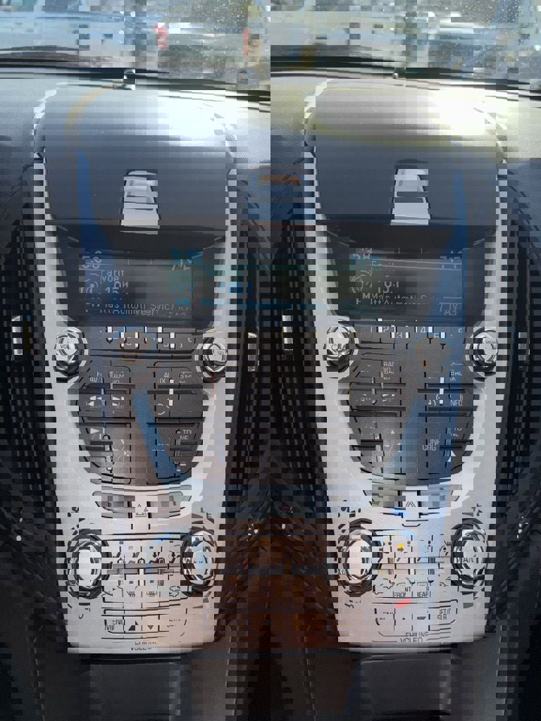 Used 2014 Chevrolet Equinox LS image 13