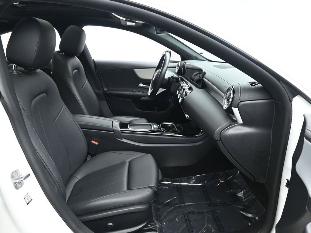 Used 2025 Mercedes-Benz CLA 250 image 25