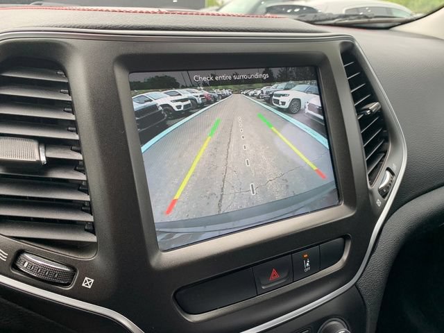 Used 2022 Jeep Cherokee Trailhawk AWD/4WD image 26