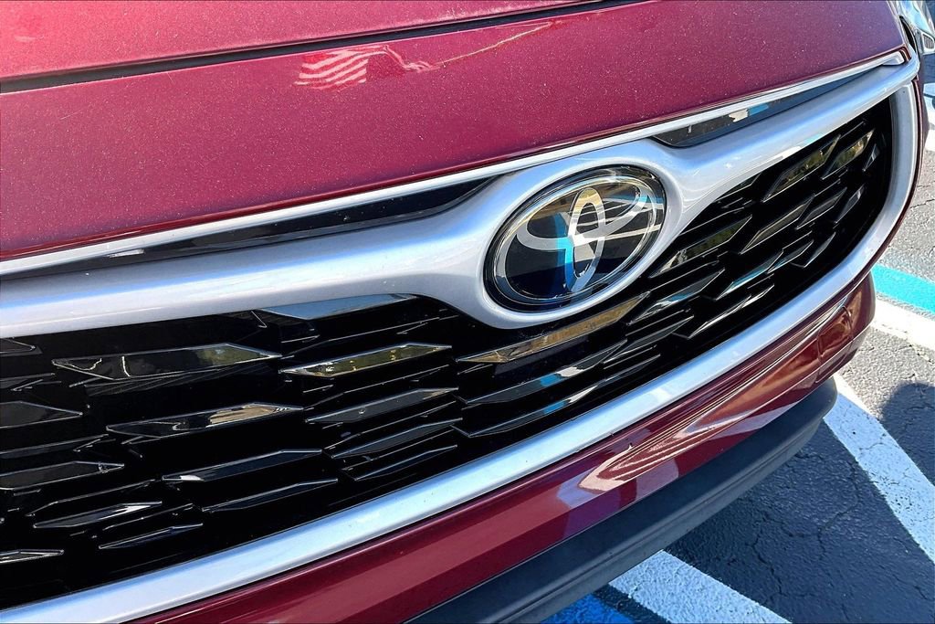 Used 2021 Toyota Highlander XLE image 33