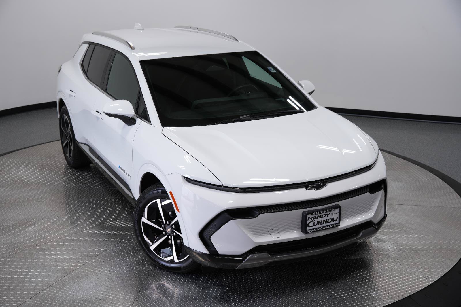 Used 2024 Chevrolet Equinox EV LT w/ LPO, Trailering Package FWD image 51