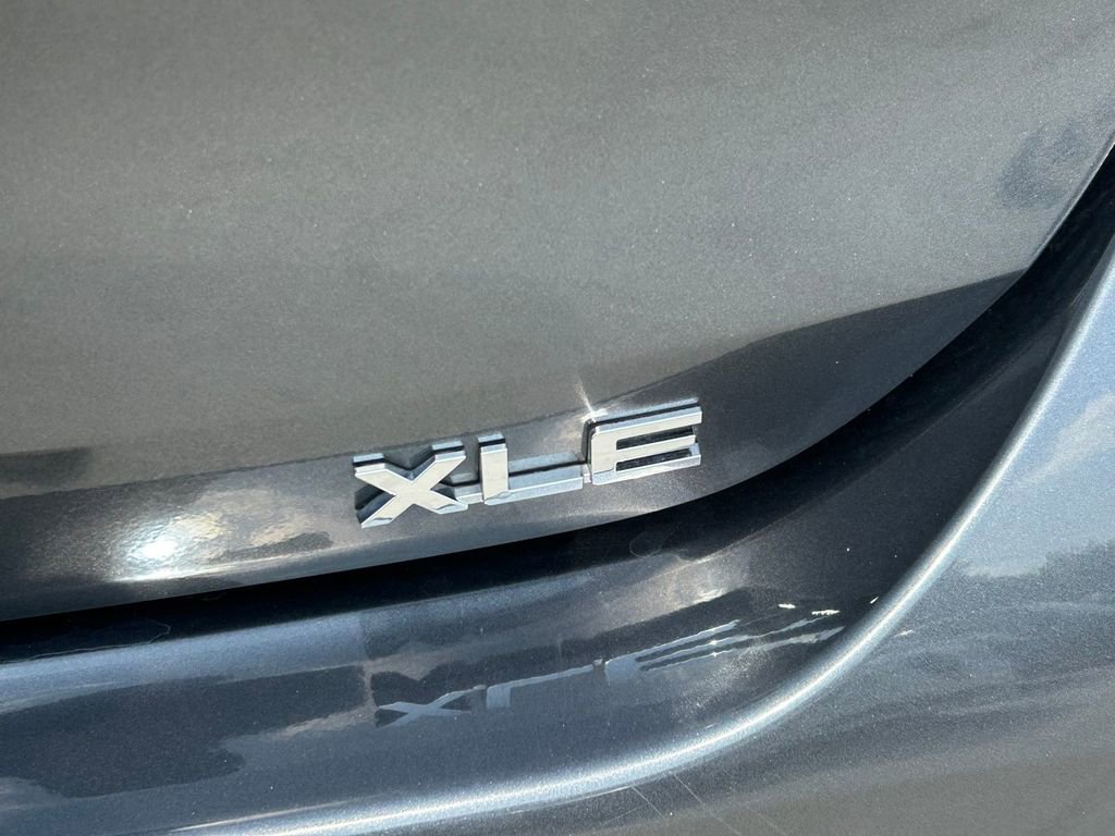 Certified 2025 Toyota Highlander XLE FWD image 14