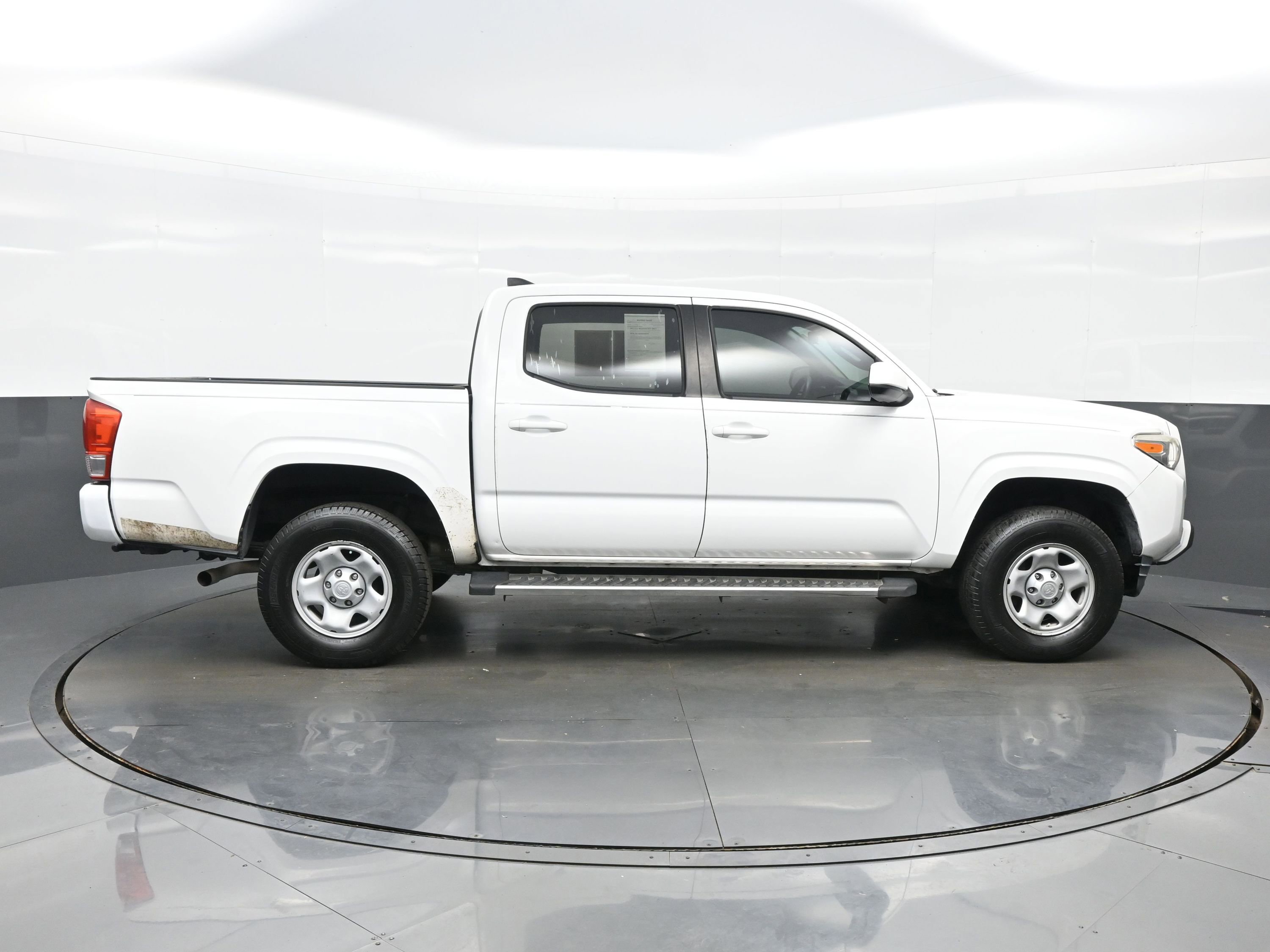 Used 2018 Toyota Tacoma SR w/ SR Convenience Package RWD image 10
