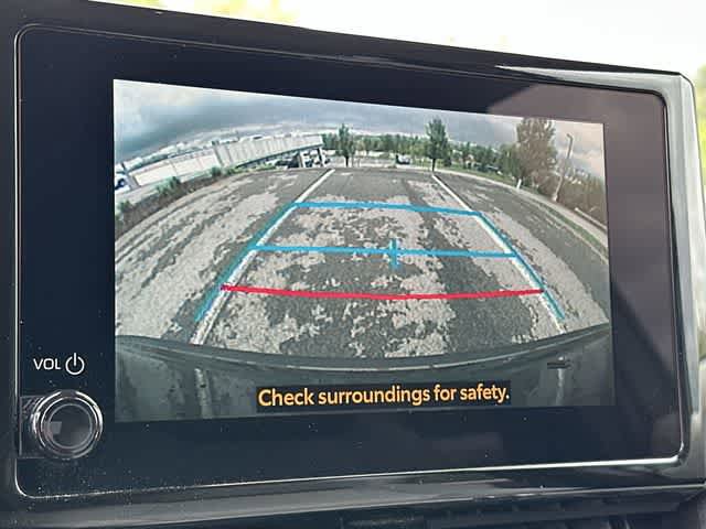 Used 2023 Toyota Corolla Cross LE AWD/4WD image 13