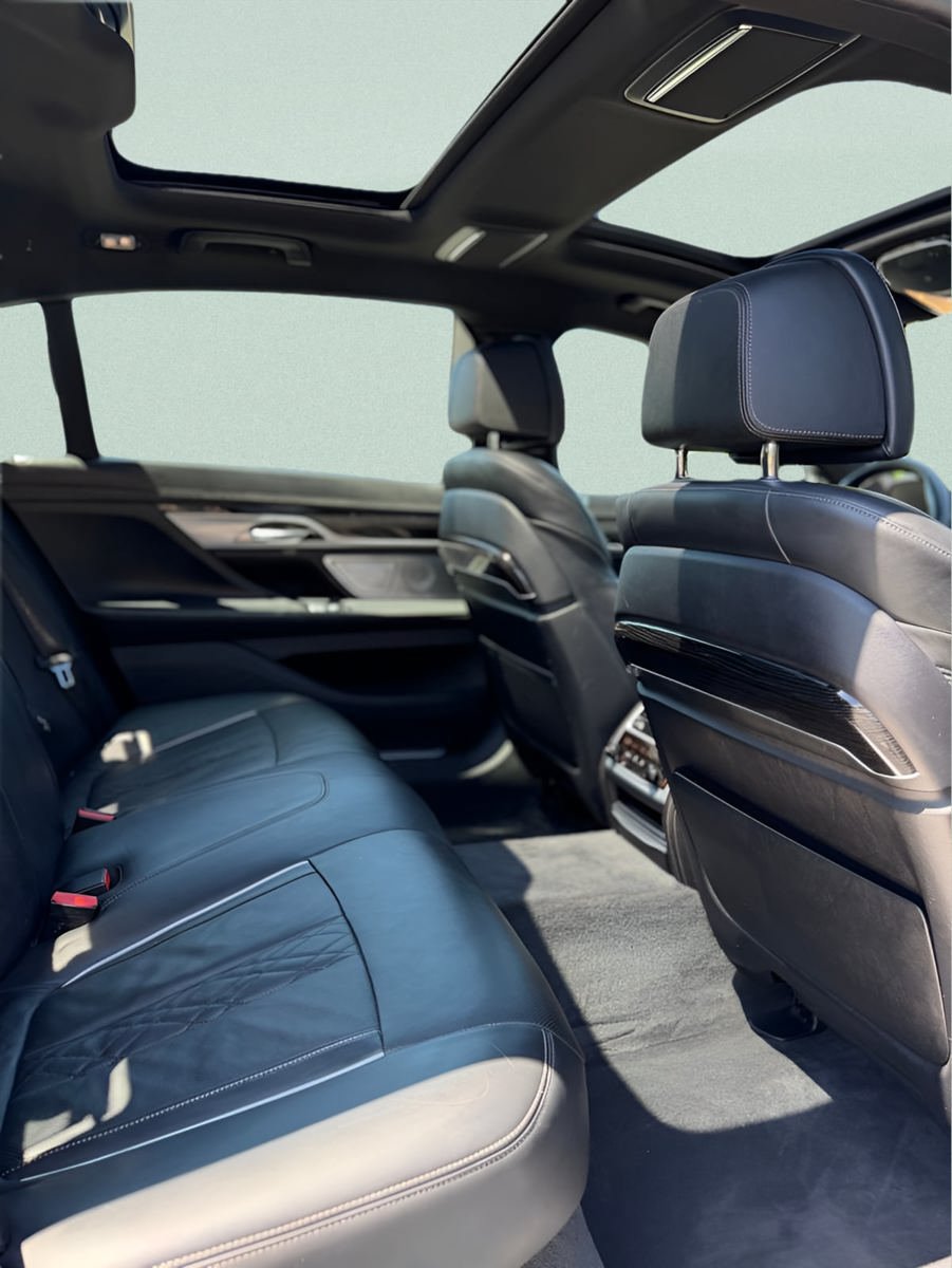 Used 2019 BMW 750i xDrive w/ Executive Package AWD/4WD image 20