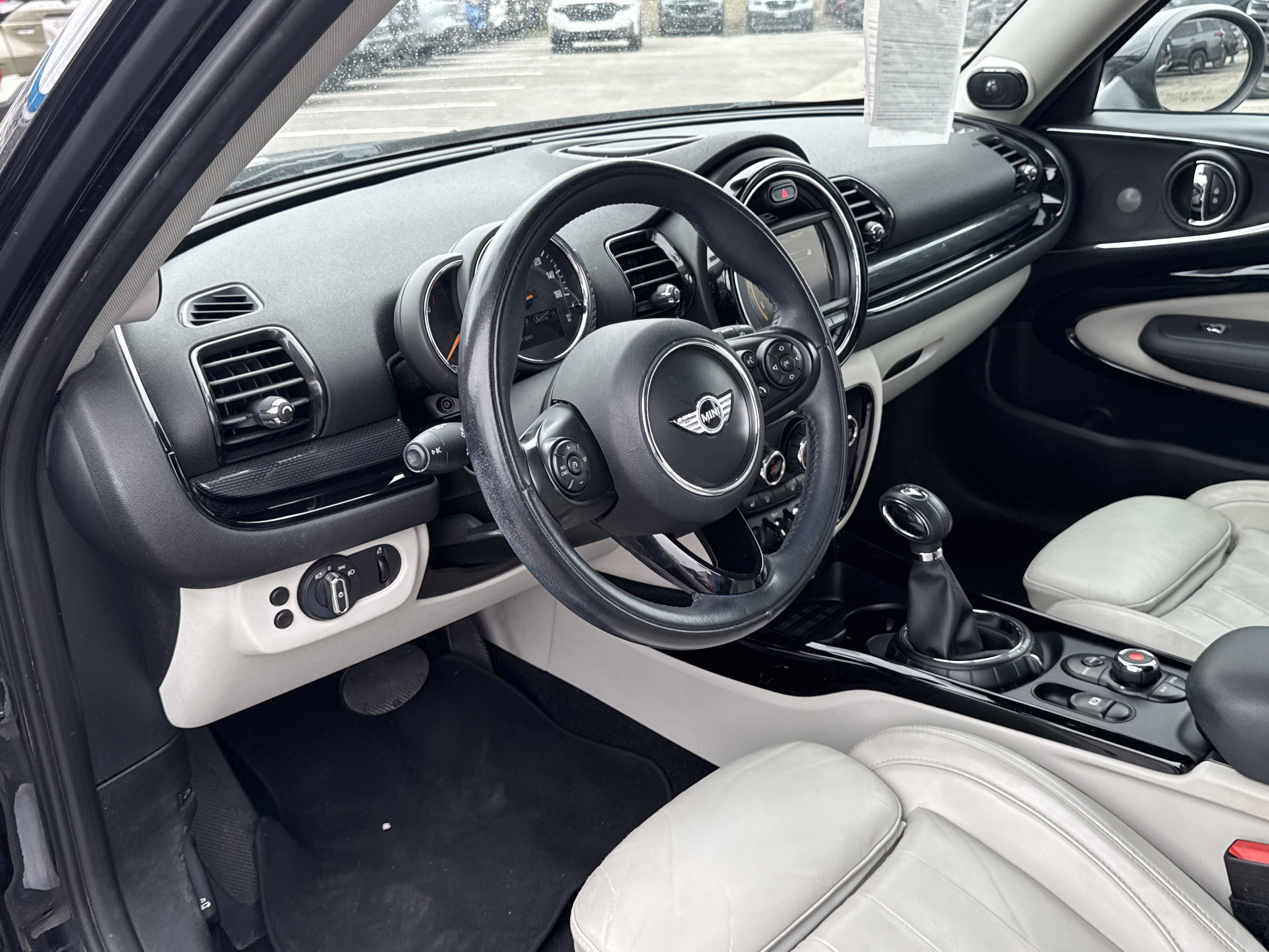 Used 2017 MINI Cooper Clubman FWD image 25