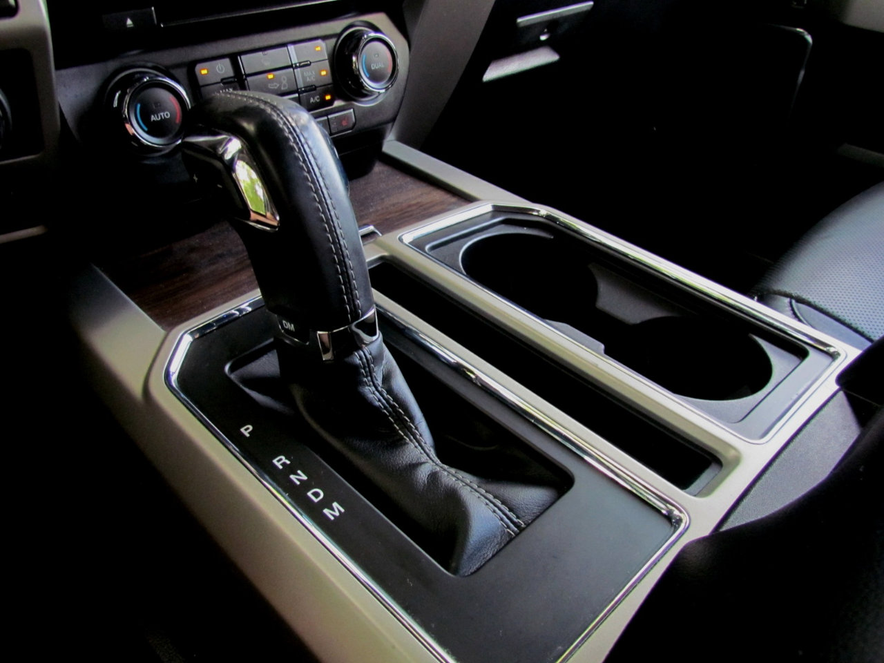 Used 2018 Ford F150 Lariat w/ Trailer Tow Package image 38