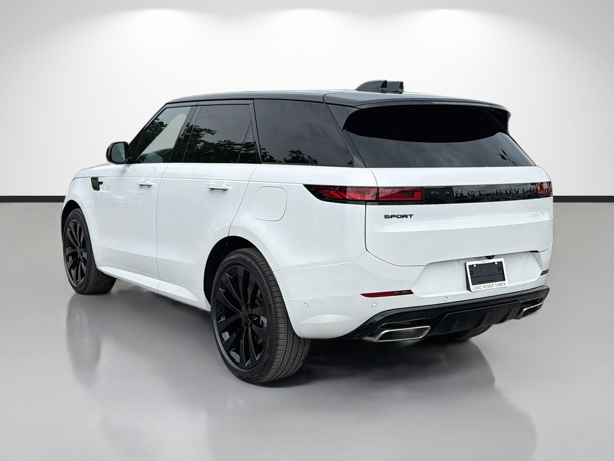 New 2027 Land Rover Range Rover Sport Dynamic SE AWD/4WD image 3