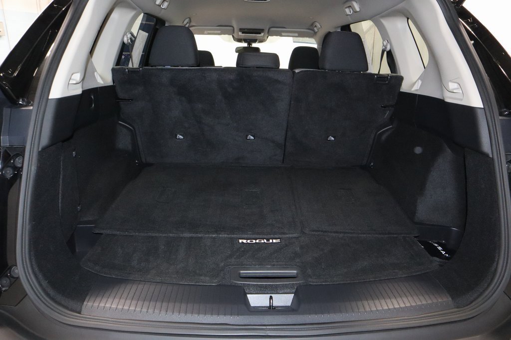 Certified 2022 Nissan Rogue SV image 14