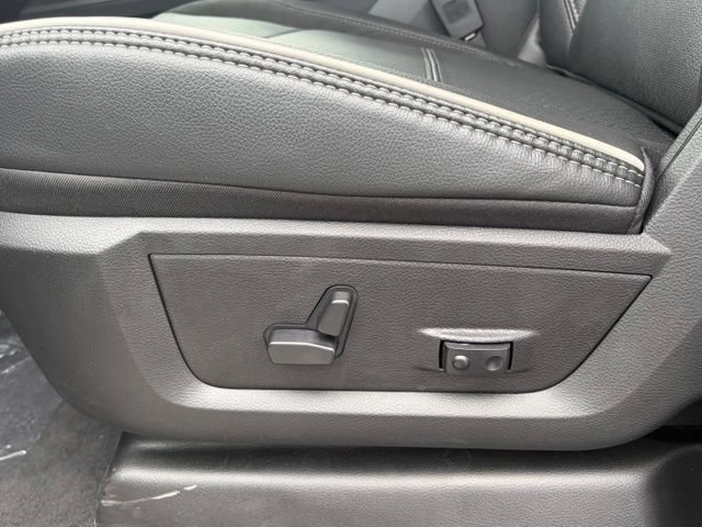 New 2026 RAM 2500 Laramie w/ Towing Technology Group AWD/4WD image 16