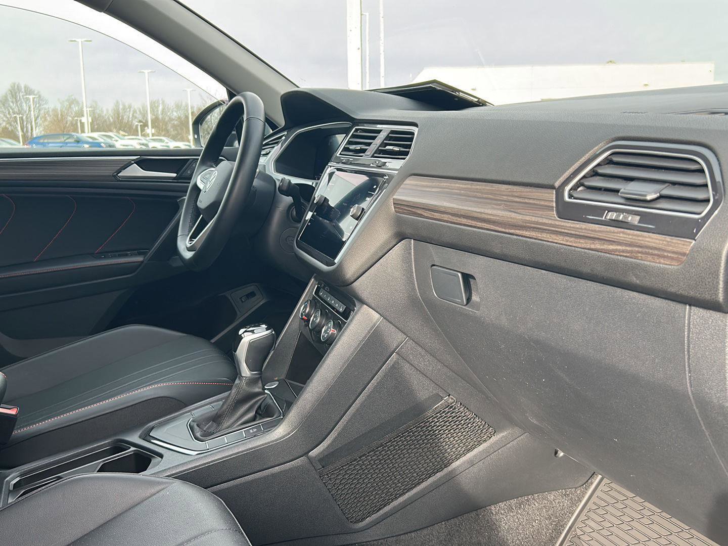 Used 2024 Volkswagen Tiguan Wolfsburg Edition image 19