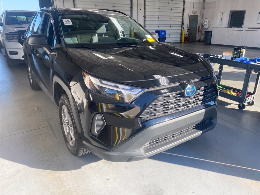 Used 2023 Toyota RAV4 LE AWD/4WD image 1