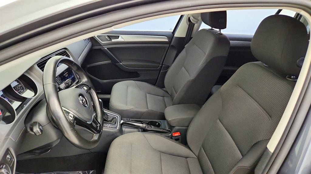 Used 2017 Volkswagen Golf S AWD/4WD image 19