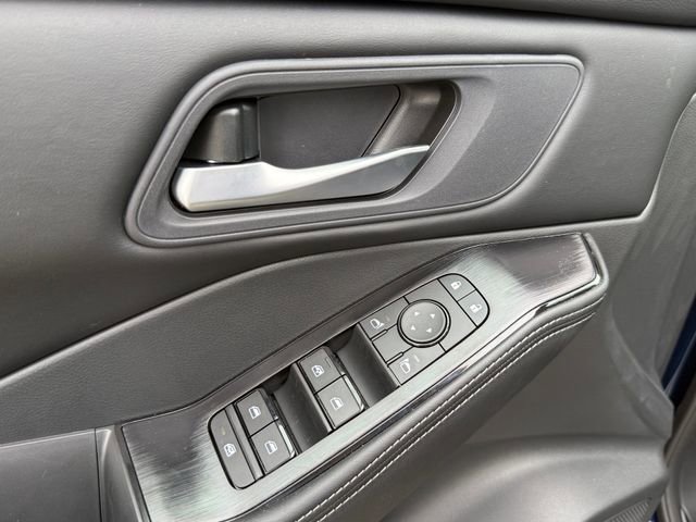 Used 2026 Nissan Rogue SV image 24