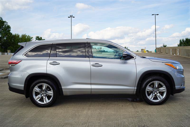 Used 2016 Toyota Highlander Limited AWD/4WD image 7
