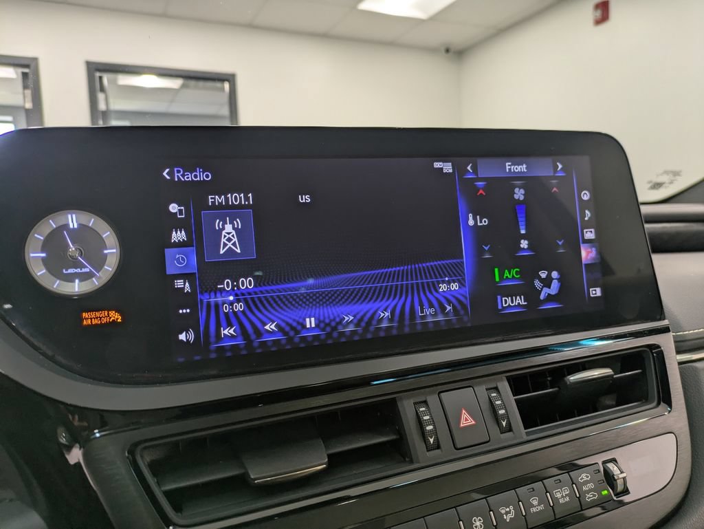 Used 2022 Lexus ES 300h w/ Premium Package FWD image 13