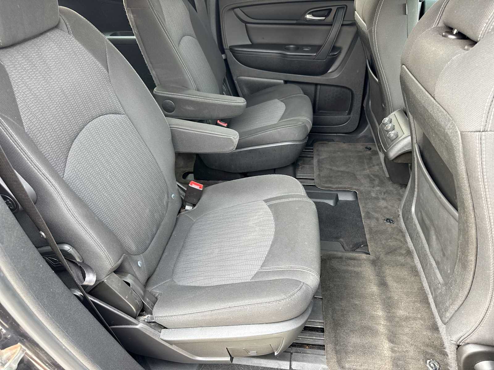 Used 2017 Chevrolet Traverse LT FWD image 19