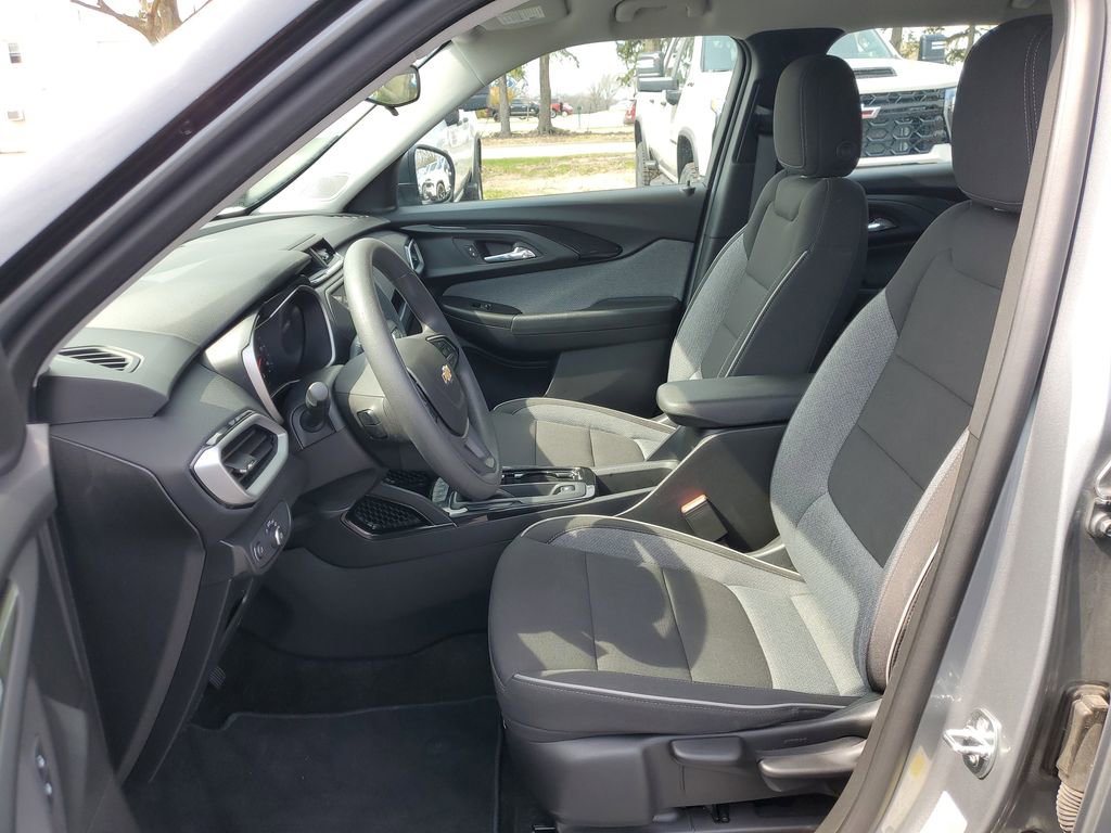Used 2023 Chevrolet TrailBlazer LS image 5