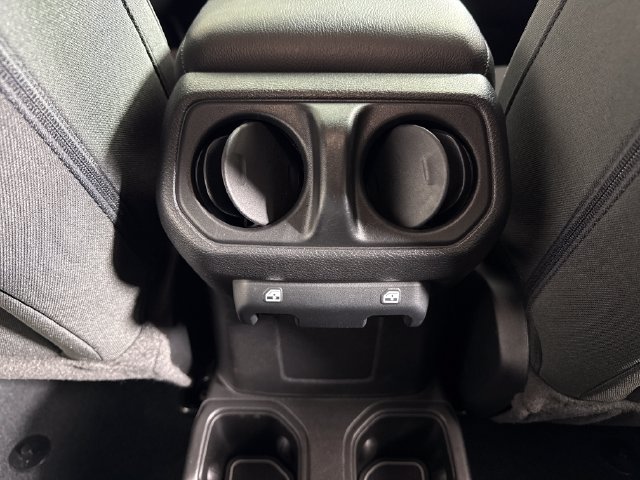 Used 2023 Jeep Wrangler Unlimited Sport AWD/4WD image 23