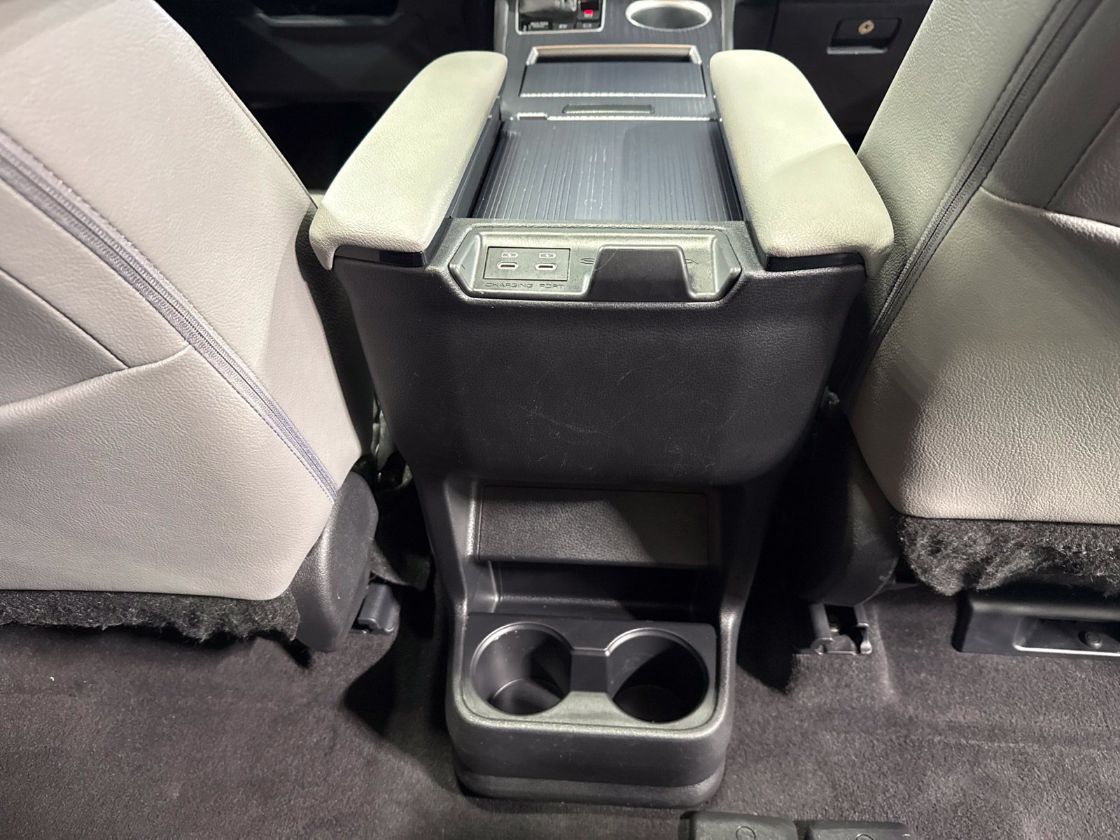 Used 2025 Toyota Sienna XLE FWD image 18