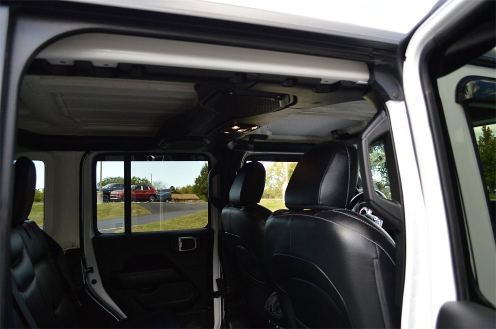 Used 2020 Jeep Wrangler Unlimited Sahara image 35
