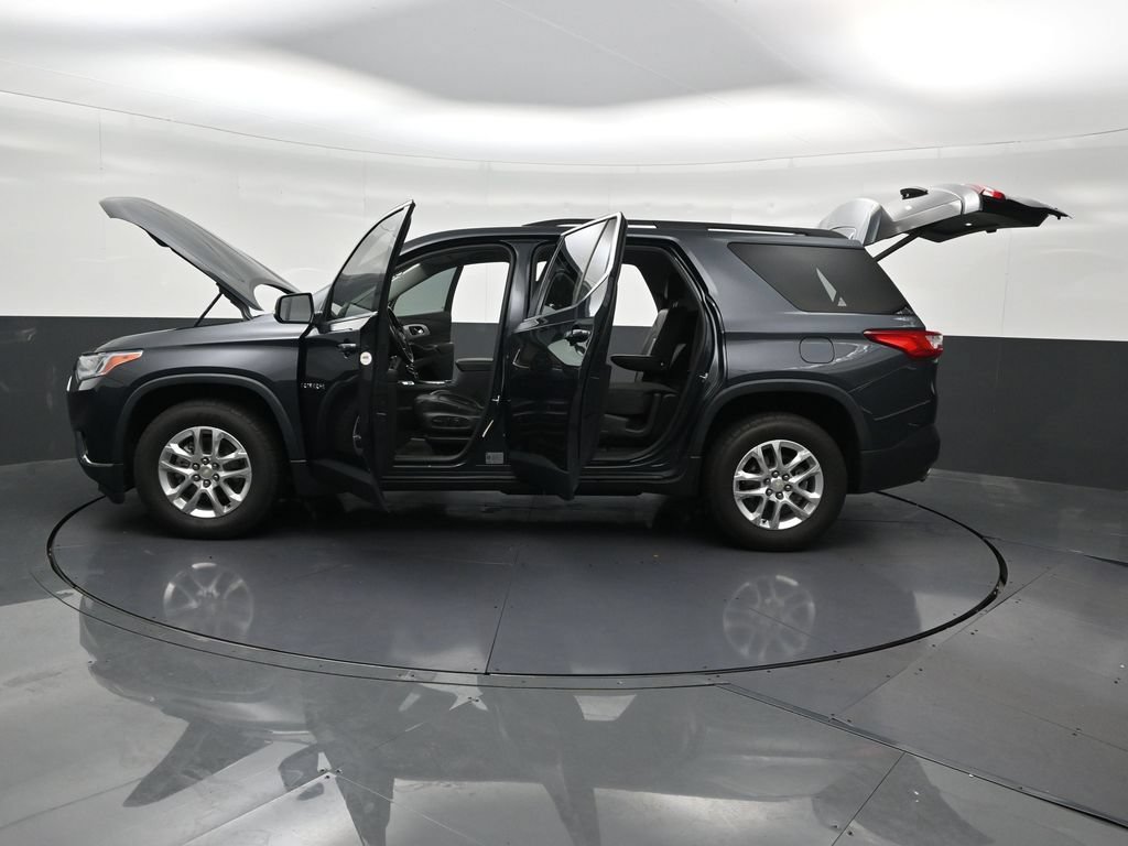 Used 2021 Chevrolet Traverse LT FWD image 35