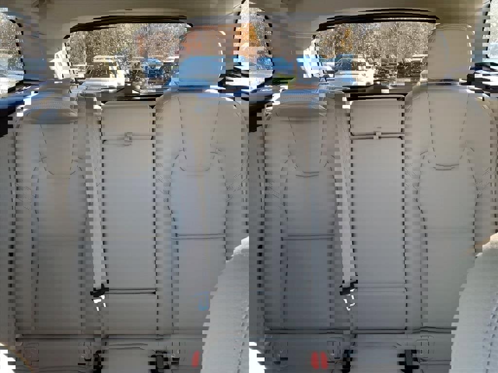 Certified 2023 Volvo XC60 B5 Plus w/ Protection Package Premier image 19