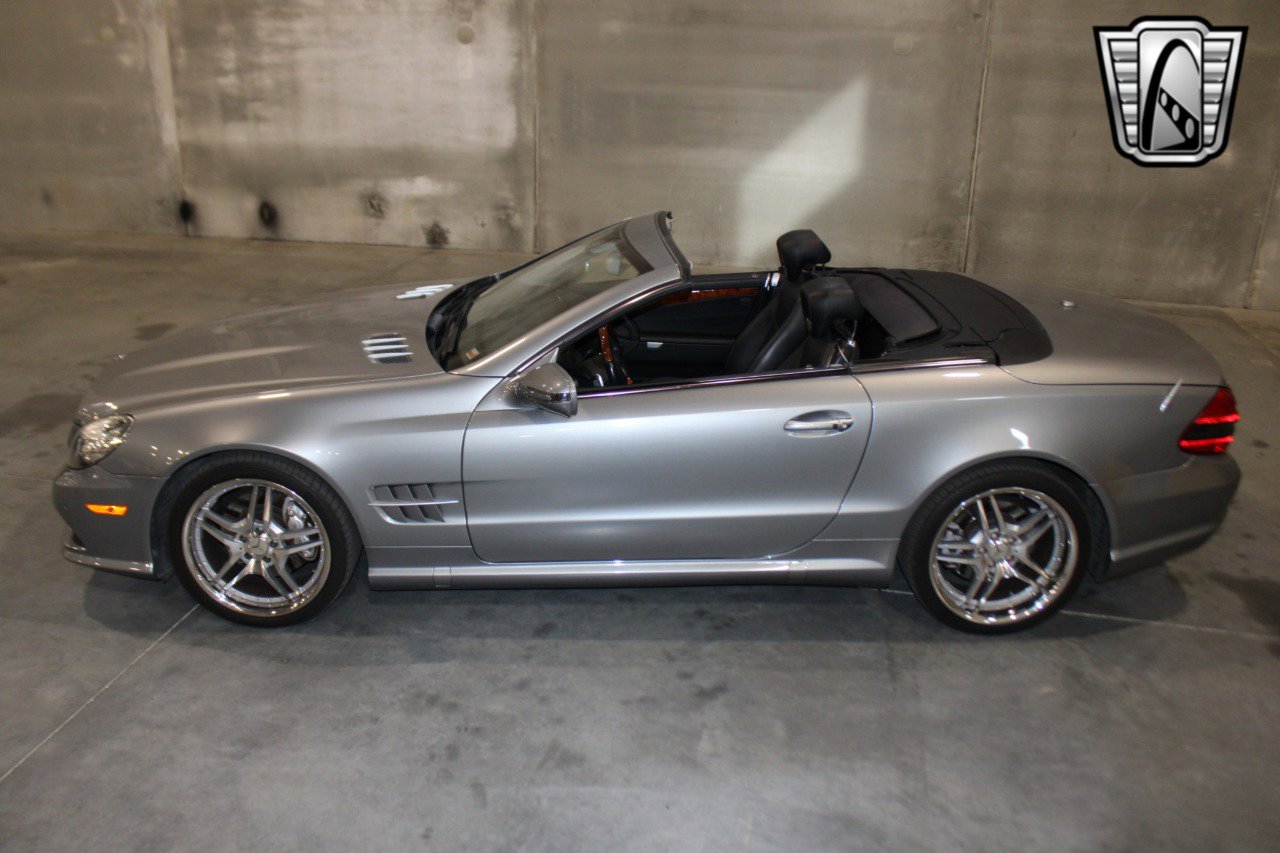 Used 2011 Mercedes-Benz SL 550 image 10