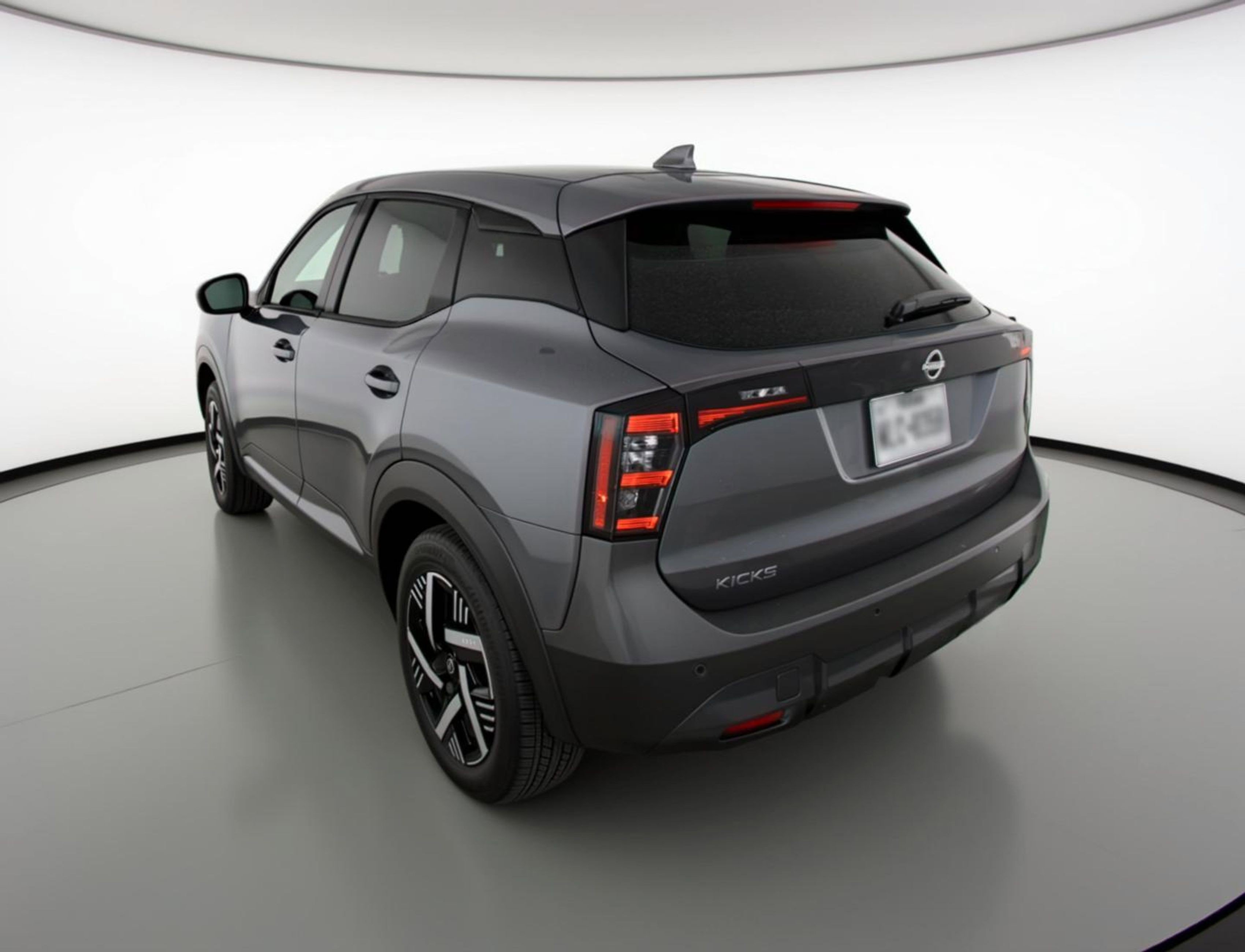 Used 2025 Nissan Kicks SV image 6