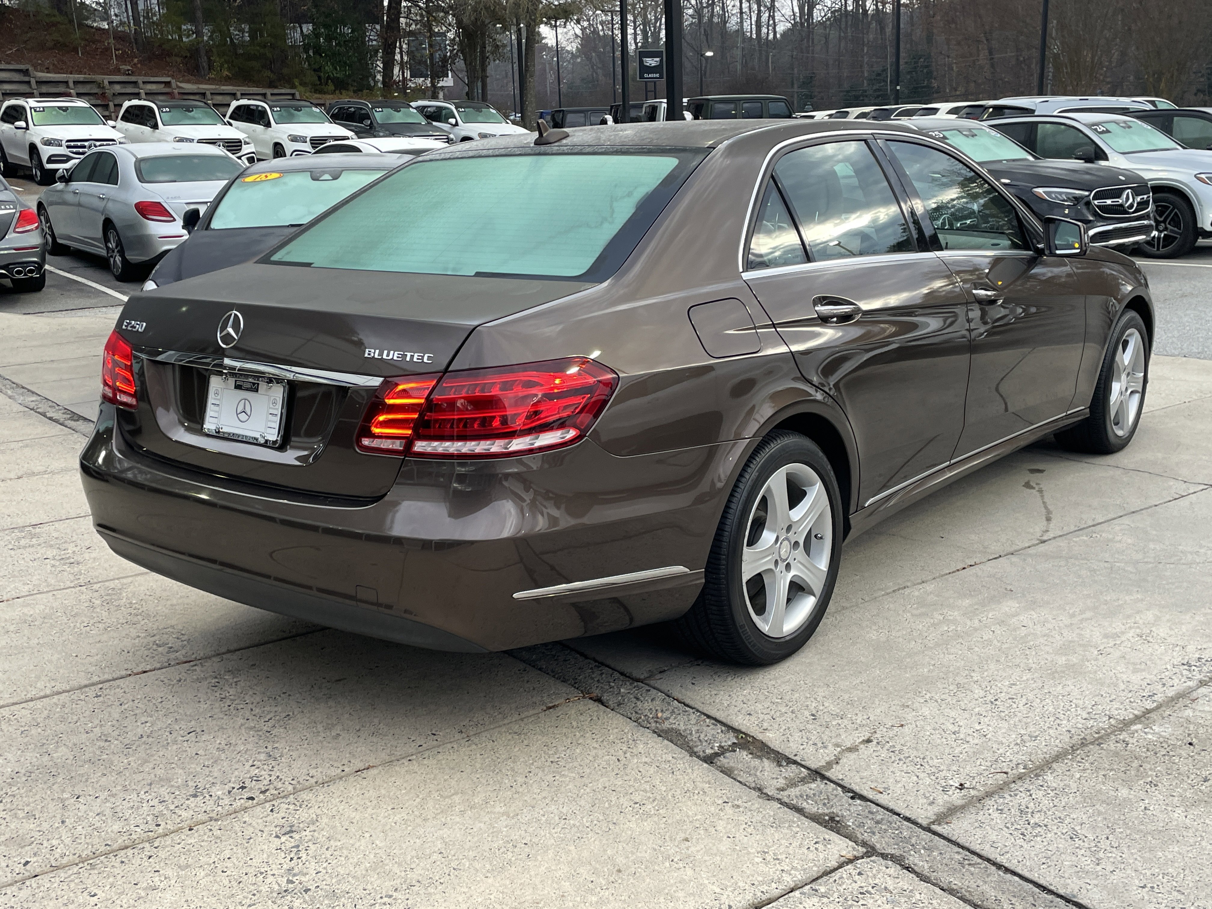 Used 2014 Mercedes-Benz E 250 BlueTEC Sedan image 6