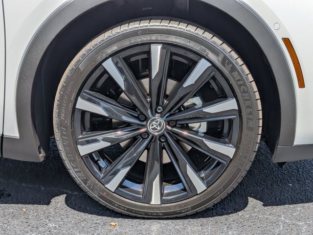 New 2026 Toyota Crown Platinum AWD/4WD image 11