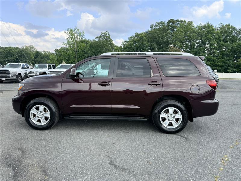Used 2018 Toyota Sequoia SR5 w/ Carpet Cargo Mat Package AWD/4WD image 8