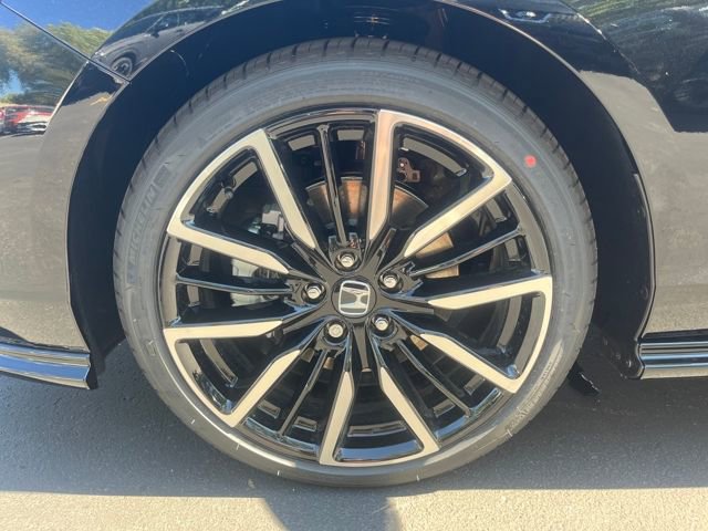 New 2025 Honda Accord Touring image 9