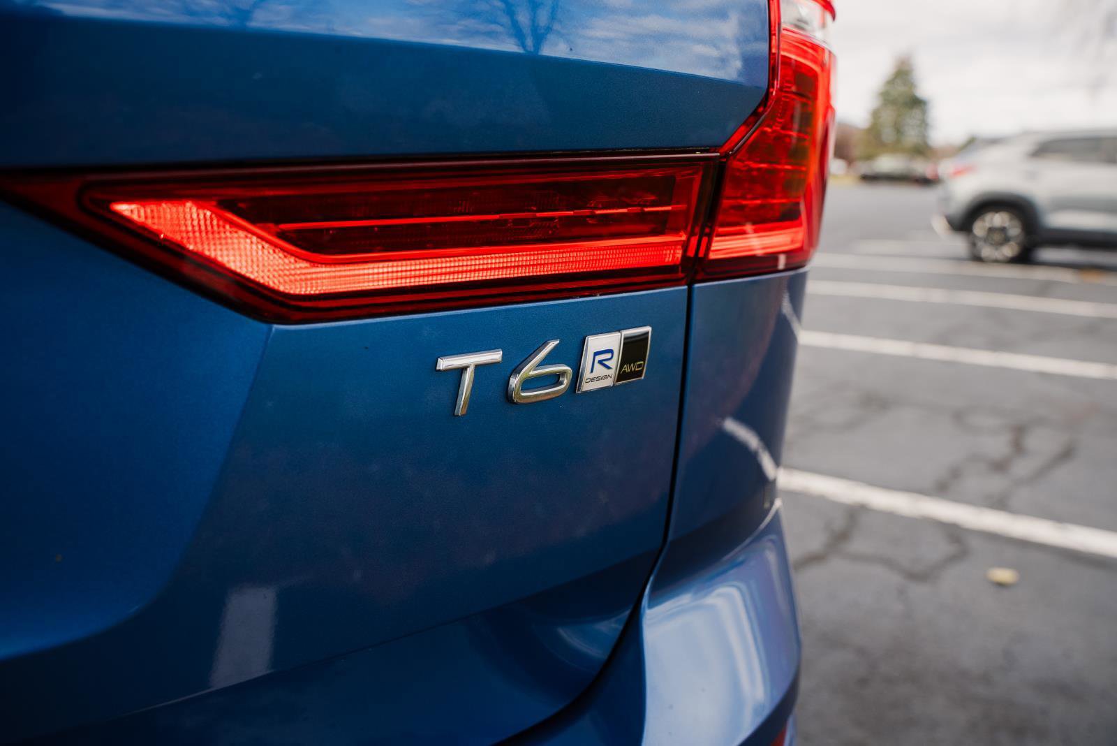 Used 2020 Volvo XC60 T6 R-Design image 16